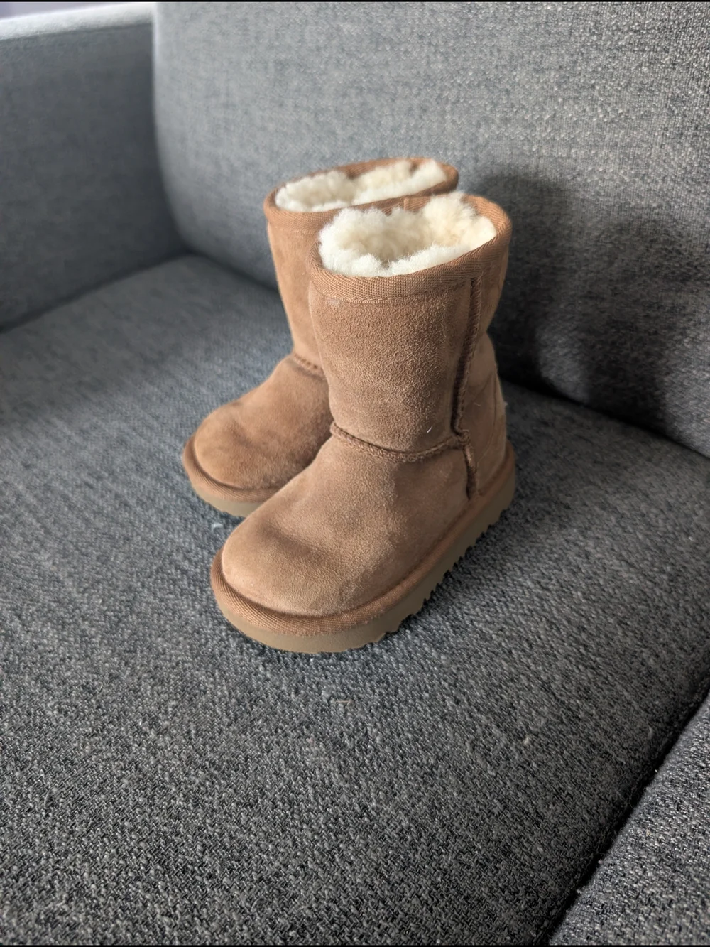 UGG Unisex-Child Classic  Boot